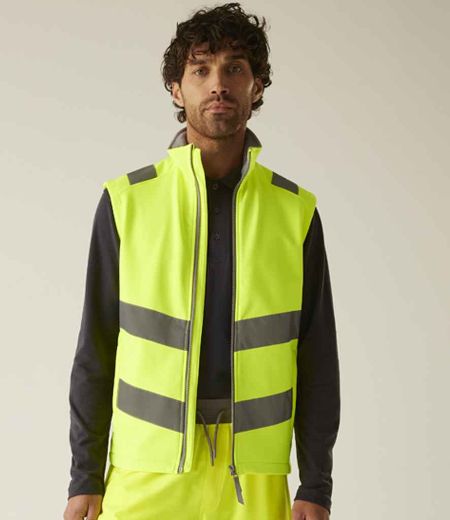 RG560 Regatta High Visibility Pro Contract Ablaze Soft Shell Bodywarmer
